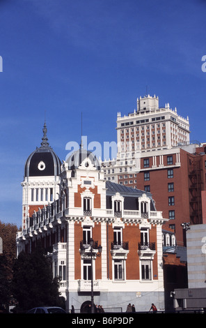 Ancien siège de la Royal Asturian Mining Company près de Plaza de España, Edificio España building (back R), Madrid, Espagne Banque D'Images