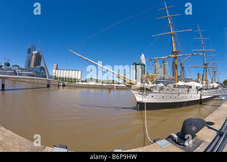 Saramiento frégate voile Bateau amarré au Puerto Modero Buenos Aires Argentine Amérique du Sud Banque D'Images