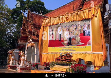 Bannière proclamant Roi et de la Reine de Thaïlande Chiang Mai Soth East Asia Banque D'Images