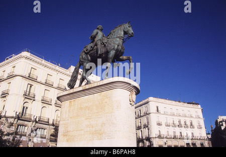 Statue du Roi Carlos III, Plaza Puerta del Sol, Madrid, Espagne Banque D'Images