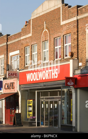 Derniers jours de Woolworths en dehors du Grand Londres Banque D'Images