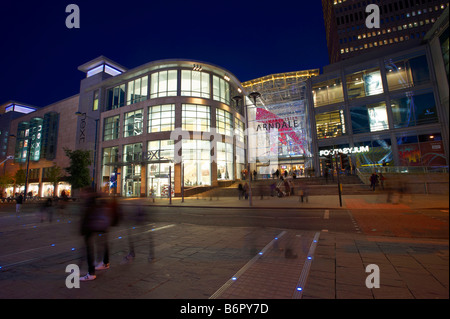 Manchester Arndale Centre at Night Banque D'Images