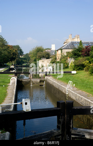 D'écluses du canal de Kennet avon widcombe vol de baignoire serrures Somerset Banque D'Images