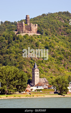 Château de la souris (Burg Maus0 avec vue sur village de Wellmich sur la rivière du Rhin moyen Banque D'Images