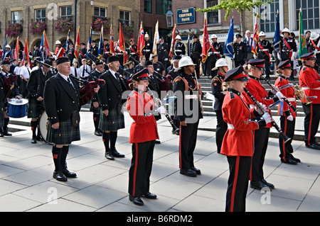 Les pompiers jour du Souvenir au Monument commémoratif national Londres Banque D'Images