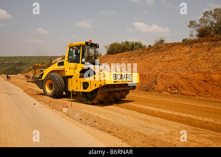 La construction de routes de l'Afrique Kenya Banque D'Images