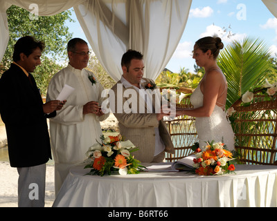 Mariage sur la plage Balaclava Mauritius Banque D'Images