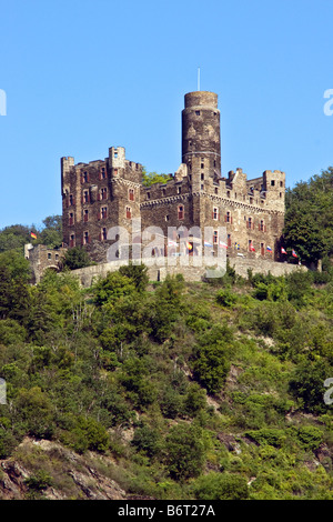 Château de la souris (Burg Maus) avec vue sur village de Wellmich sur la rivière du Rhin moyen Banque D'Images