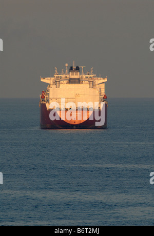 Super tanker ancrée en mer Méditerranée Banque D'Images