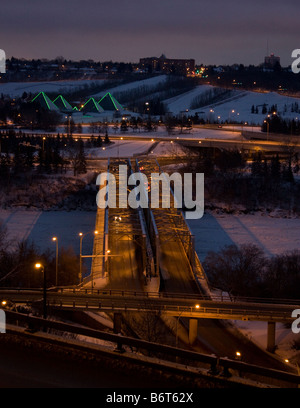 Pont bas en hiver, Edmonton Banque D'Images