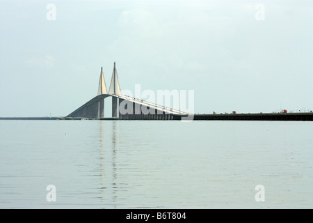 Sunshine Skyway Bridge sur la baie de Tampa en Floride Banque D'Images