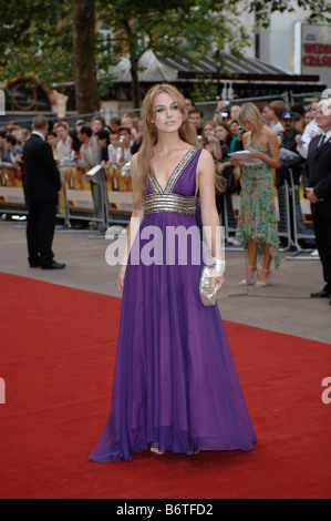 L'actrice britannique Keira Knightley arrive à la première UK de 'Orgueil et préjugés' à Odéon, Leicester Square. Banque D'Images