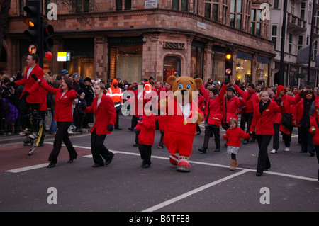 Les artistes interprètes ou exécutants au London's Angleterre Nouvelle ans Parade 2009 Banque D'Images