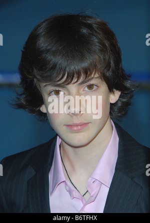 Skandar Keynes acteur arrive à la Royal Film Bac 2007 Première mondiale de 'Les Chroniques de Narnia' au Royal Albert H Banque D'Images