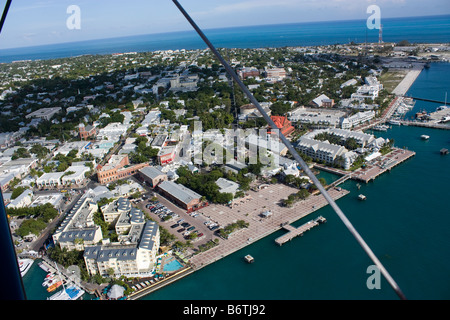 Vue aérienne de Mallory Square et Duval nord St à Key West en Floride Banque D'Images