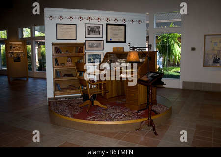 La pièce à l'intérieur du sanctuaire de la tour Bok Historique et jardins en Lake Wales FL. Bureau d'Edward William Bok. Banque D'Images