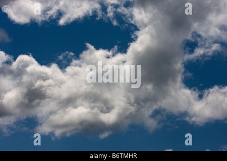 Former des nuages Banque D'Images