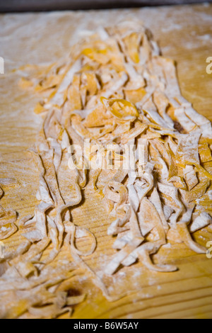 Pâtes fettuccine fait main, close-up. Banque D'Images