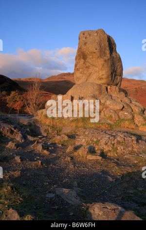 Bruce's Stone sur Loch Trool dans le Galloway Forest Park, Dumfries et Galloway, Écosse Banque D'Images