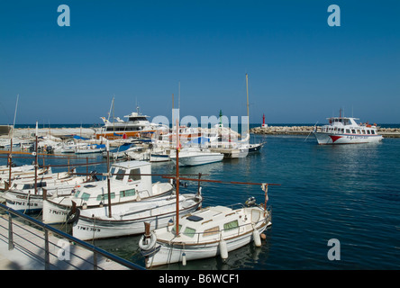 Port de Cala Bona, Majorque, Baleares, Espagne Banque D'Images