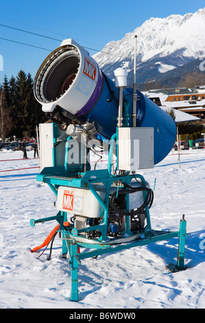 Canon à neige dans la station d'Ellmau, Tyrol, Autriche Banque D'Images