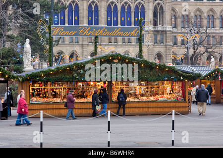 Marché de Noël en face de l'Hôtel de Ville, Vienne, Autriche Banque D'Images