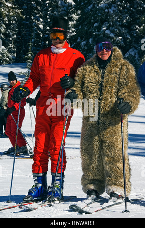 USA, Colorado, station de ski de Vail. Skieur dans Vail fancy dress Banque D'Images