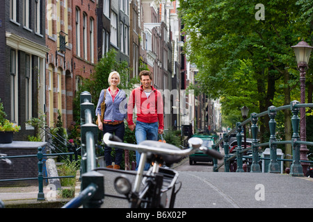 Couple à Amsterdam Banque D'Images