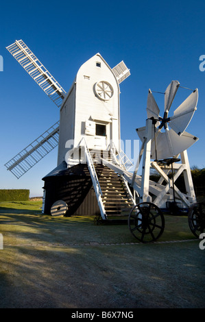 L'un de l'usine de Jill une paire de moulins à vent appelé Jack et Jill sur la South Downs Way à Clayton près de Brighton East Sussex Banque D'Images