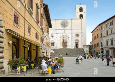 La Piazza del Popolo à Todi, Ombrie Banque D'Images