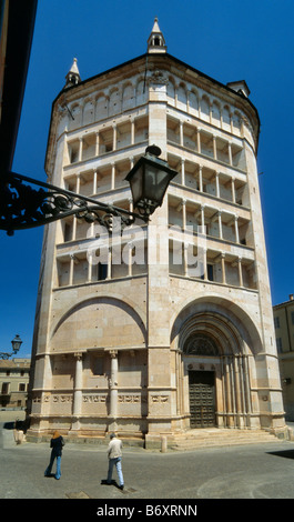 Baptistère de la Piazza del Duomo à Parme Italie Banque D'Images