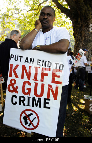 Des milliers ont défilé à Londres avec les parents et familles des victimes de l'adolescence assassinées et des armes à feu 20 Septembre 2008 Le crime du couteau. Banque D'Images