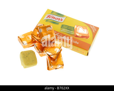 Cube de bouillon de poulet Knorr Emballage marque isolés sur un fond blanc avec aucun peuple et un chemin de détourage Banque D'Images