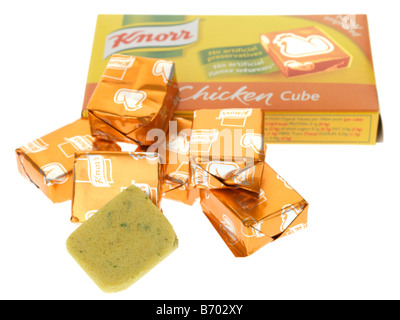 Cube de bouillon de poulet Knorr Emballage marque isolés sur un fond blanc avec aucun peuple et un chemin de détourage Banque D'Images