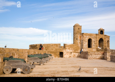 17e siècle sur les remparts de la ville fortifiée de canons. Essaouira Maroc Afrique du Nord Banque D'Images