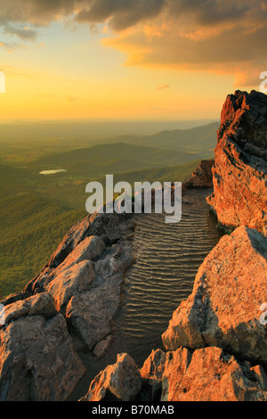 Vue de l'homme Little Stony Mountain, sentier des Appalaches, le Parc National Shenandoah, en Virginie, USA Banque D'Images