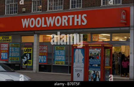 Magasin Woolworths dans Edgware, London-Dec Nord/2008. Banque D'Images
