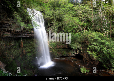 La célèbre cascade de Glencar Leitrim Irlande tel que mentionné dans le poème de William Butler Yeats l'Enfant volé Banque D'Images