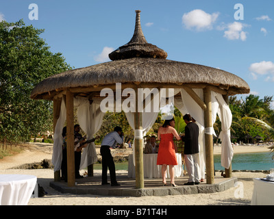 Mariage sur la plage Balaclava Mauritius Banque D'Images