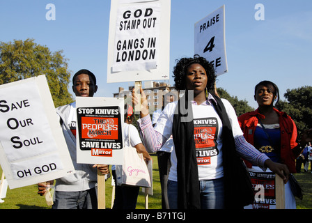 Des milliers ont défilé à Londres avec les parents et familles des victimes de l'adolescence assassinées et des armes à feu 20 Septembre 2008 Le crime du couteau. Banque D'Images