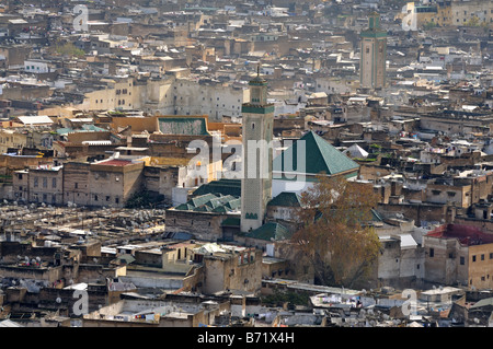 Vue de la mosquée de Kairaouine de dessus, Fes Maroc Banque D'Images