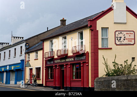 L'Irlande du Nord l'Enniskillen Brook bâtiments typiques du comté de Fermanagh, UK Co Fermanagh Banque D'Images