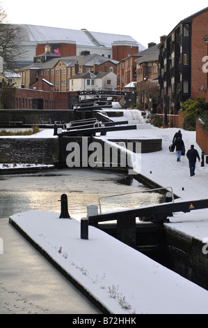 Pont d'agriculteurs se verrouille en hiver, le centre-ville de Birmingham, England, UK Banque D'Images