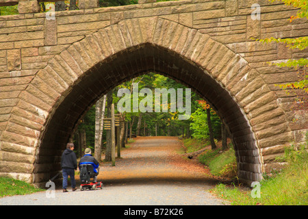 Transport Road Bridge près de l'étang de la bulle, l'Acadia National Park, Maine, USA Banque D'Images