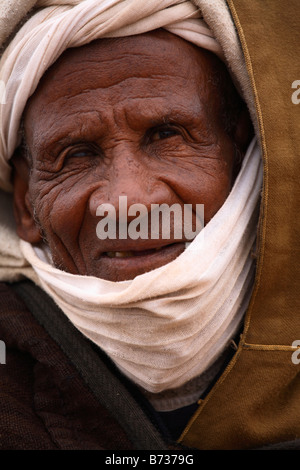 Portrait d'un homme nomade berbère, Maroc Banque D'Images