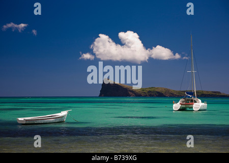 Coin de Mire, aussi connu comme artilleurs Quoin, de l'Océan Indien, l'Île Maurice, près de Grand Baie Banque D'Images