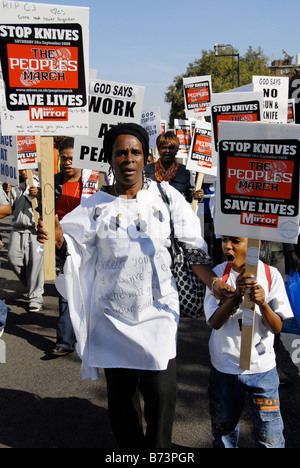 Des milliers ont défilé à Londres avec les parents et familles des victimes de l'adolescence assassinées et des armes à feu 20 Septembre 2008 Le crime du couteau. Banque D'Images