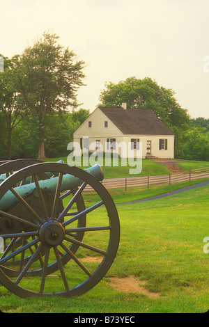 Canons et simulateur d'église, champ de bataille National d'Antietam, Sharpsburg, Maryland, États-Unis Banque D'Images