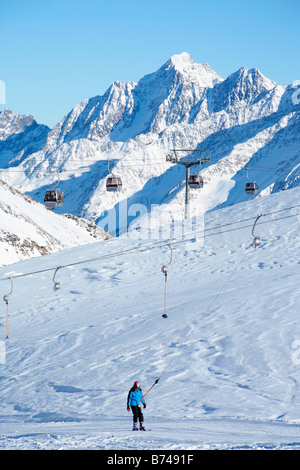 Téléski près de la station de montagne Gamsgarten au glacier de Stubai dans le Tyrol, Autriche Banque D'Images