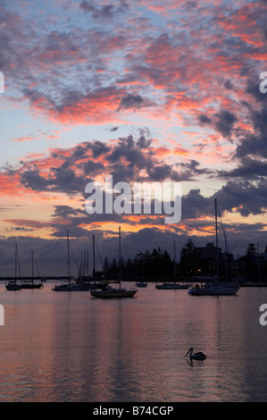 Dawn et Yachts Hastings River Port Macquarie Australie Nouvelle Galles du Sud Banque D'Images